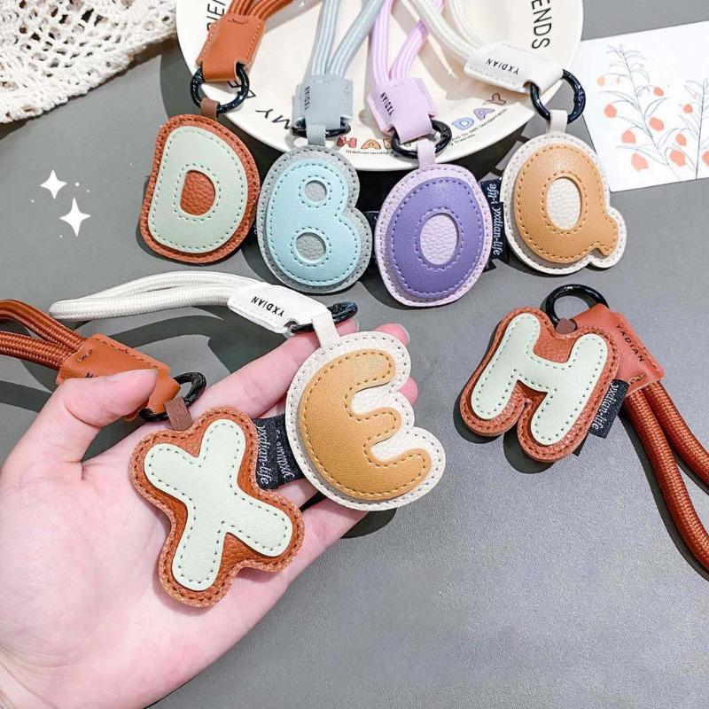Breloczek ze skóry PU z 26 lit – Monogram Keychain Leather recenzja i cena